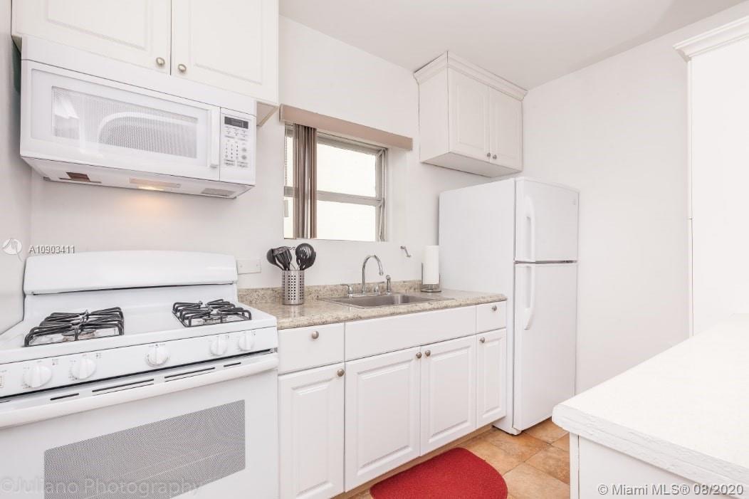 ISLE OF NORMANDY MIAMI VI - Residential Lease