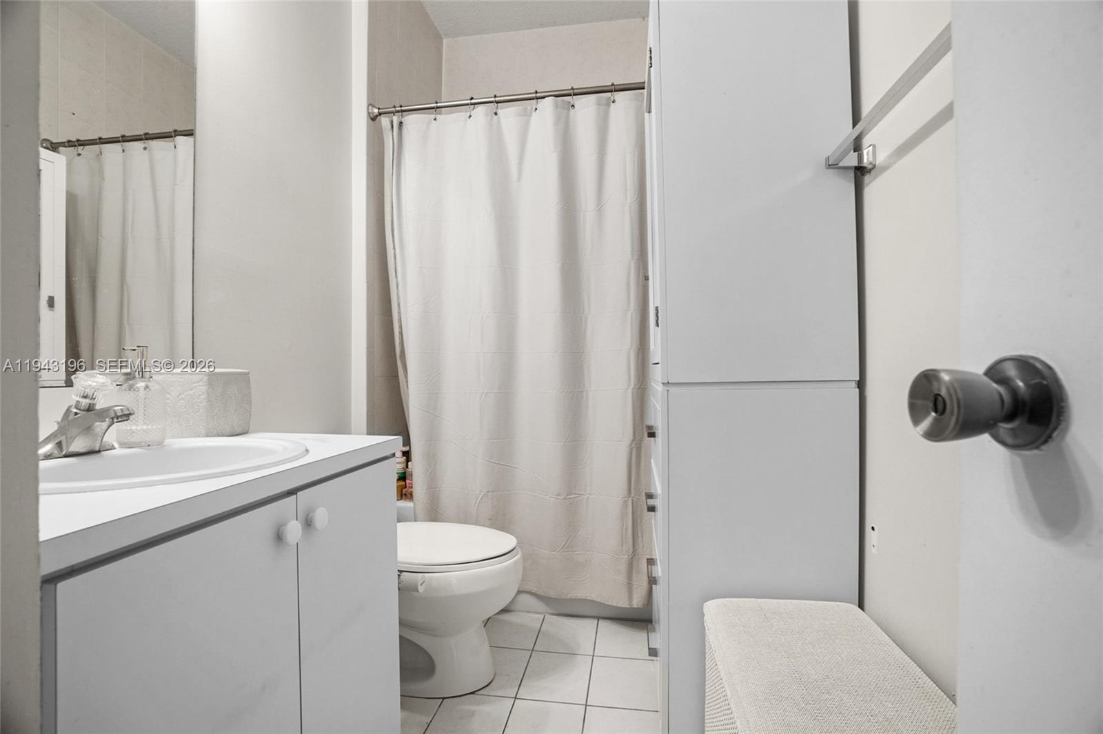 VILLAS AT HARBOR ISLES CO - Residential