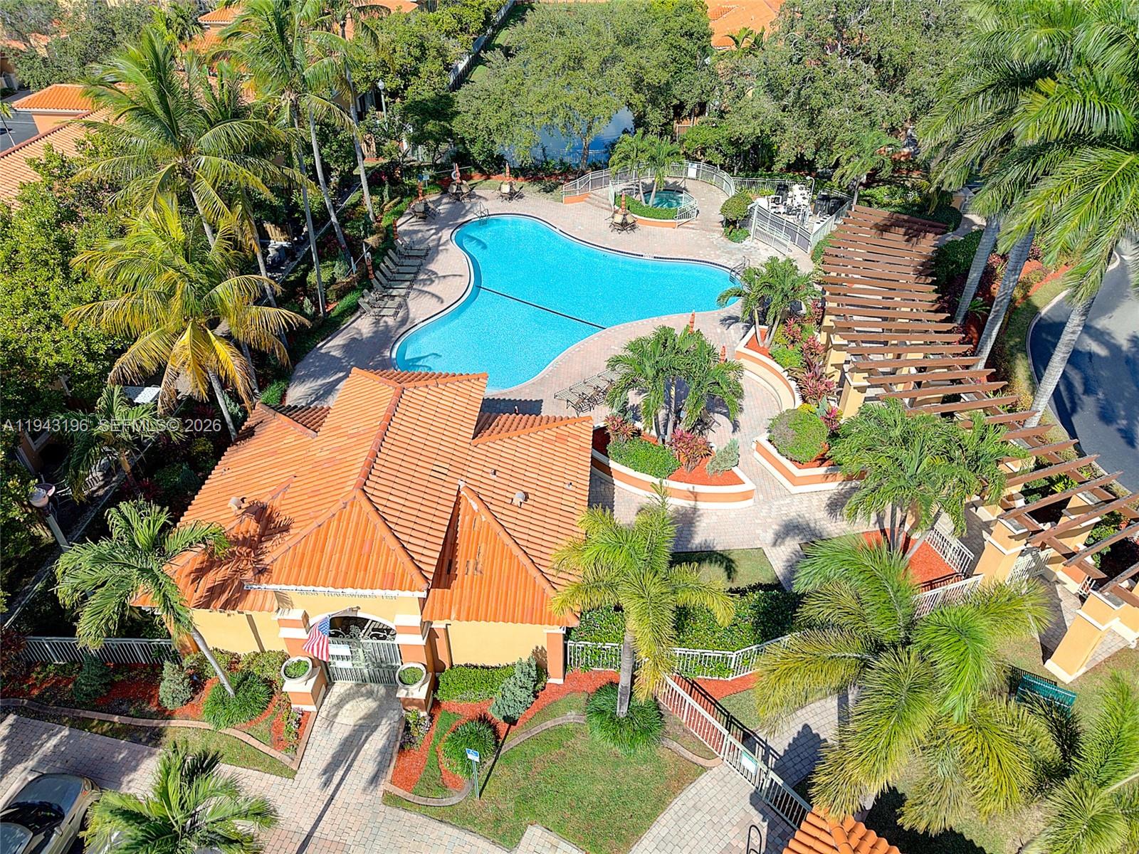 VILLAS AT HARBOR ISLES CO - Residential