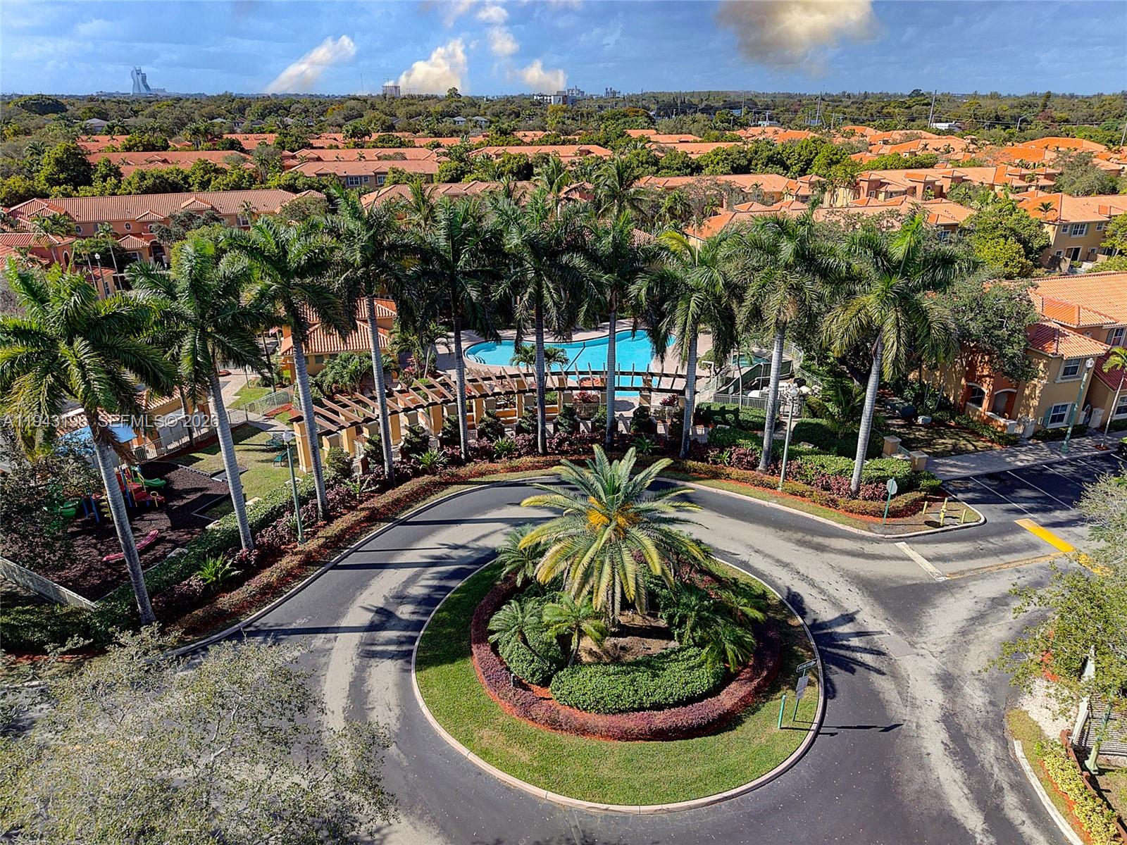 VILLAS AT HARBOR ISLES CO - Residential