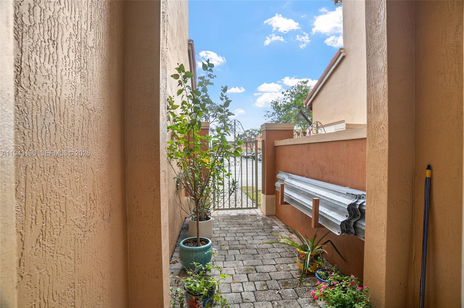 VILLAS AT HARBOR ISLES CO - Residential