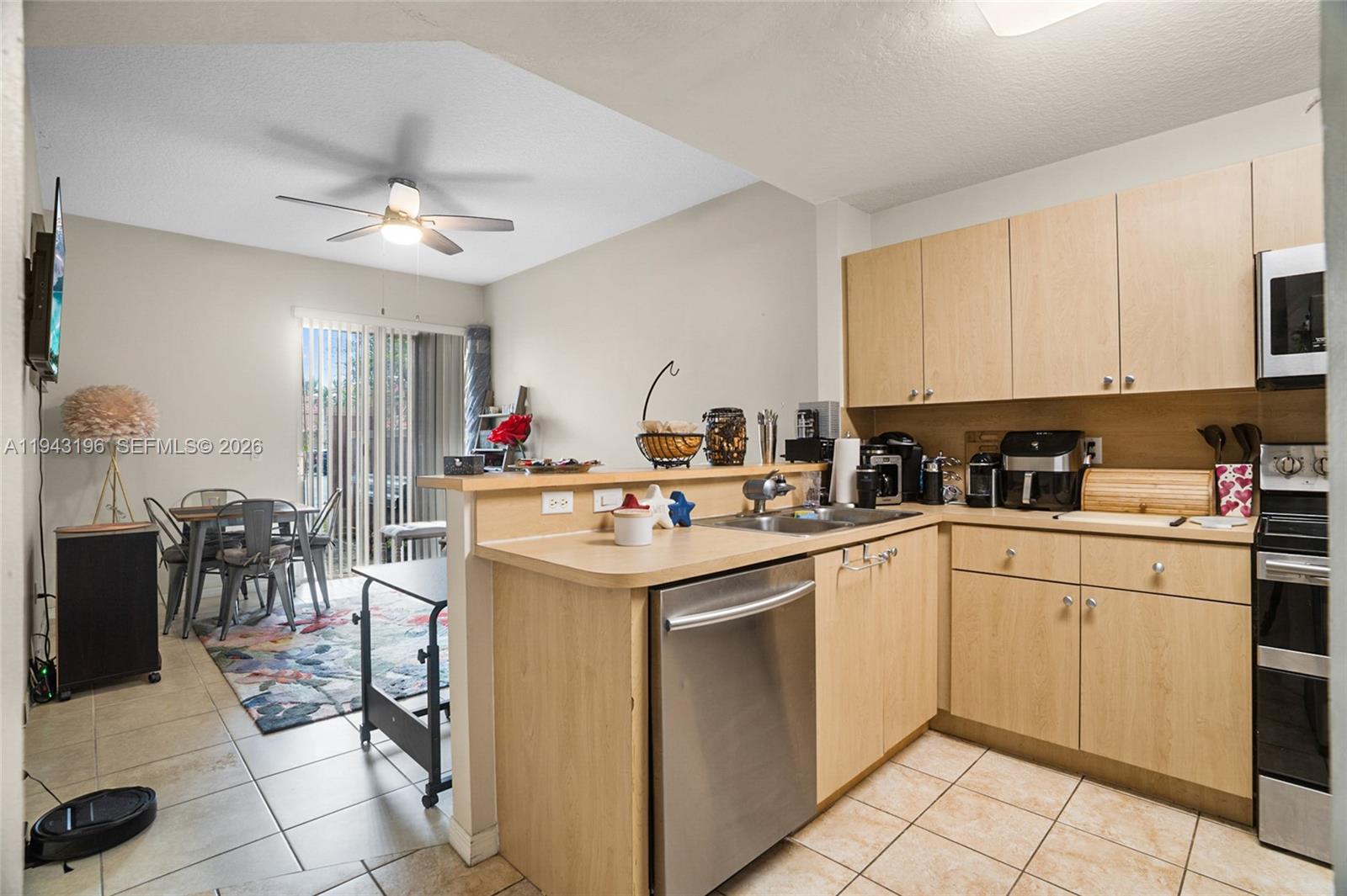 VILLAS AT HARBOR ISLES CO - Residential