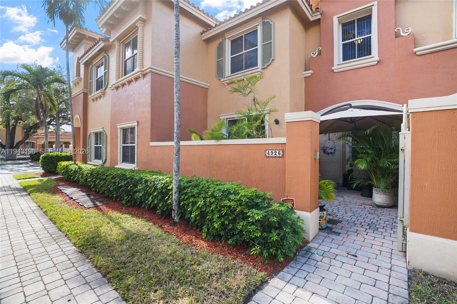 VILLAS AT HARBOR ISLES CO - Residential