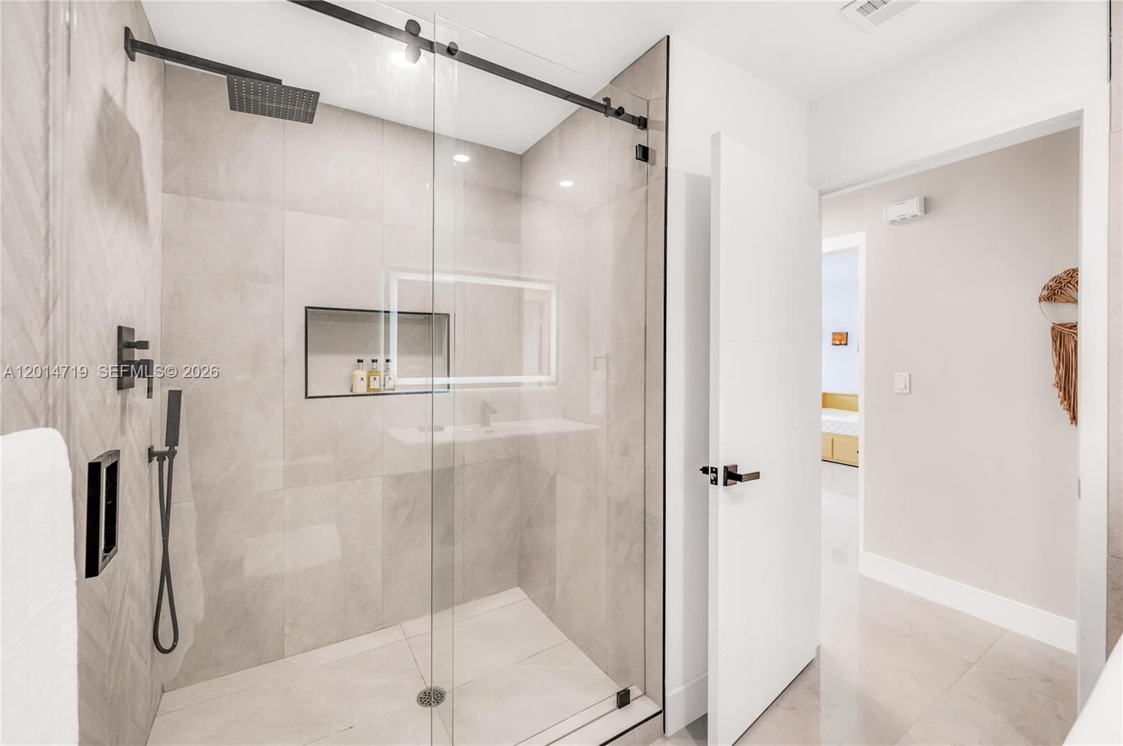 MIRROR LAKE ESTATES SEC T - Residential