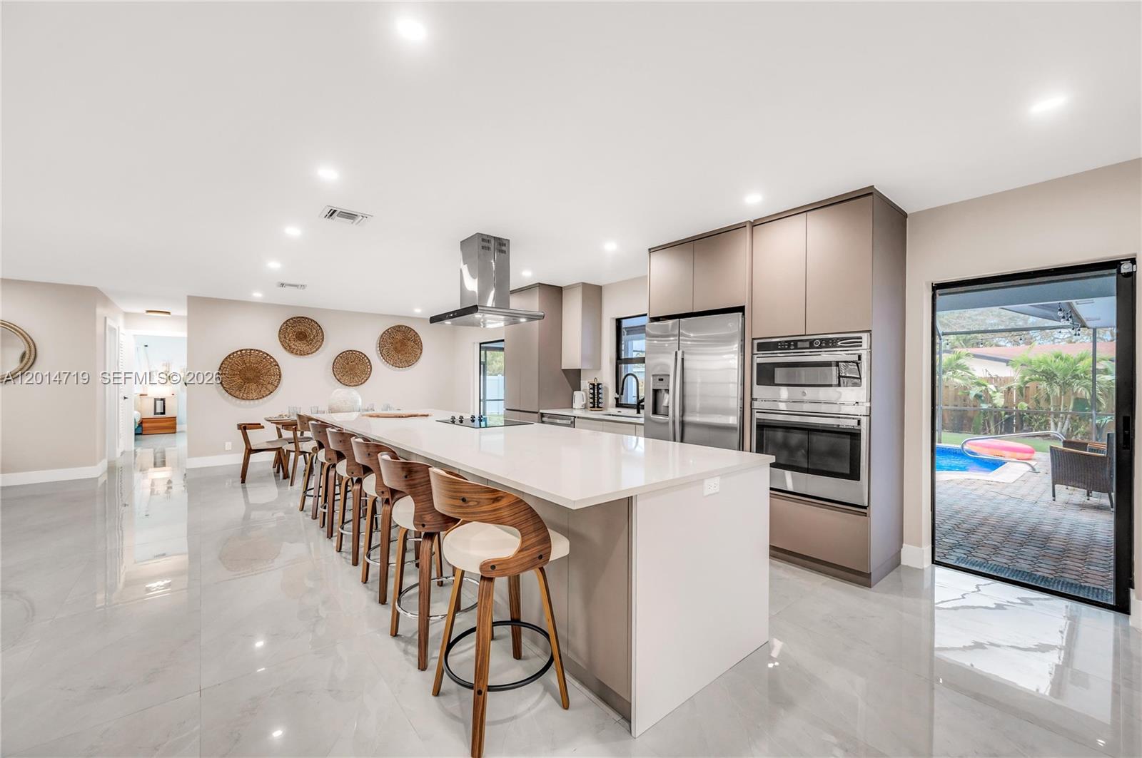 MIRROR LAKE ESTATES SEC T - Residential