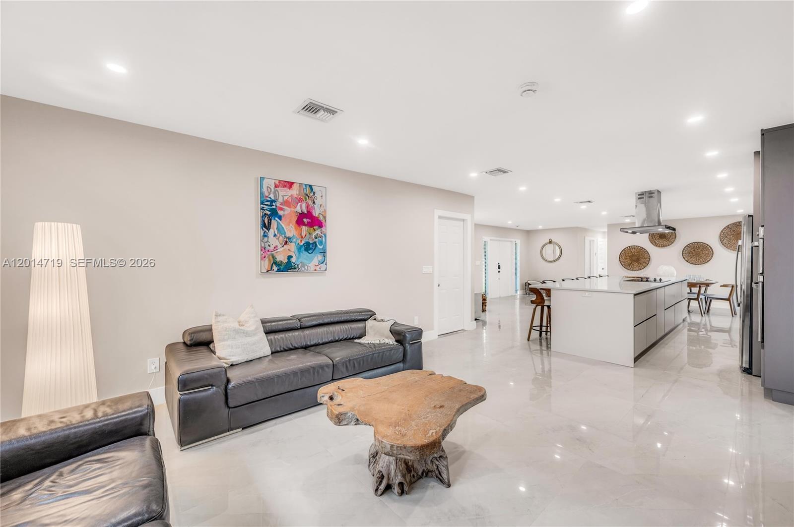 MIRROR LAKE ESTATES SEC T - Residential