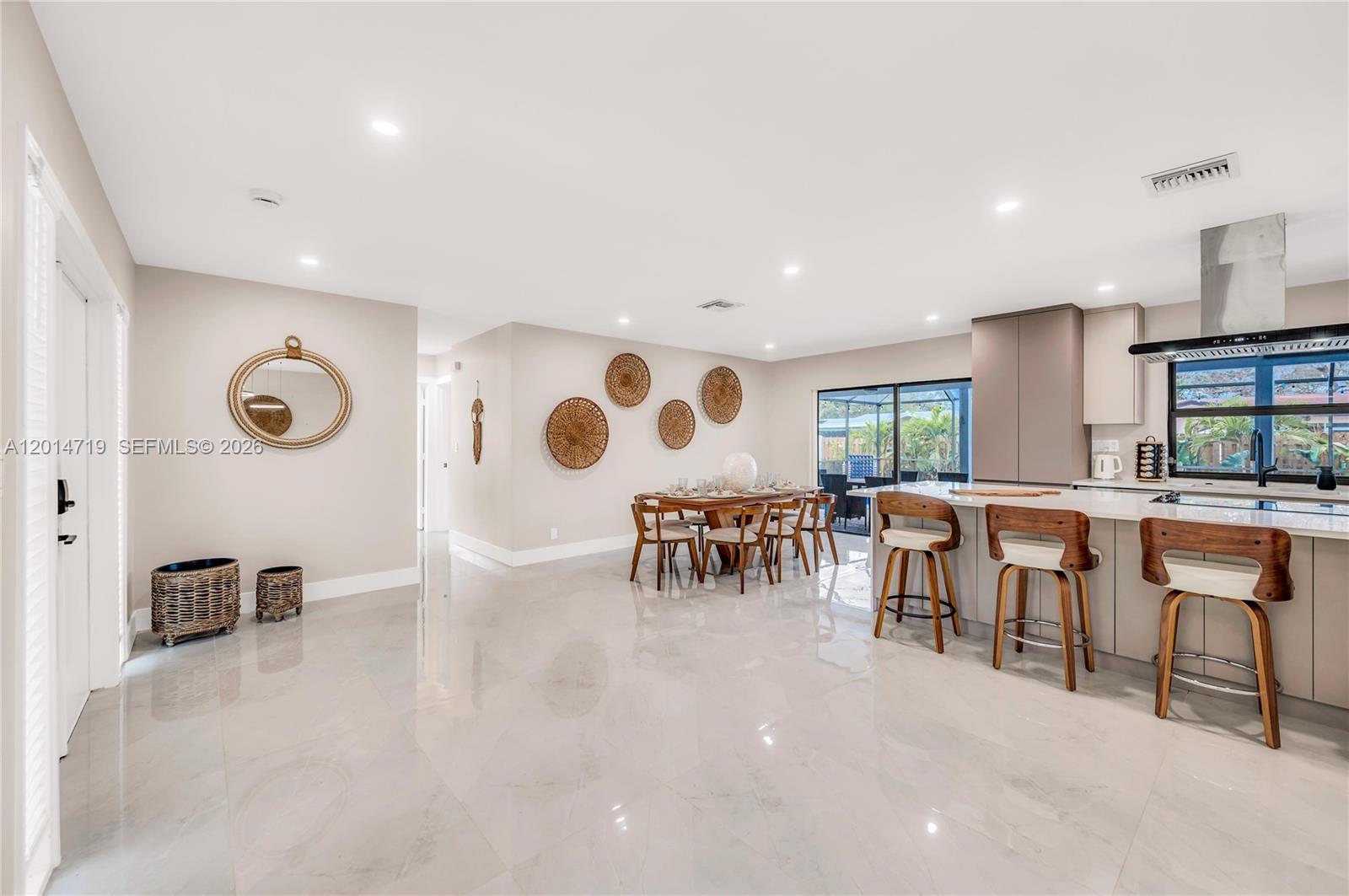 MIRROR LAKE ESTATES SEC T - Residential