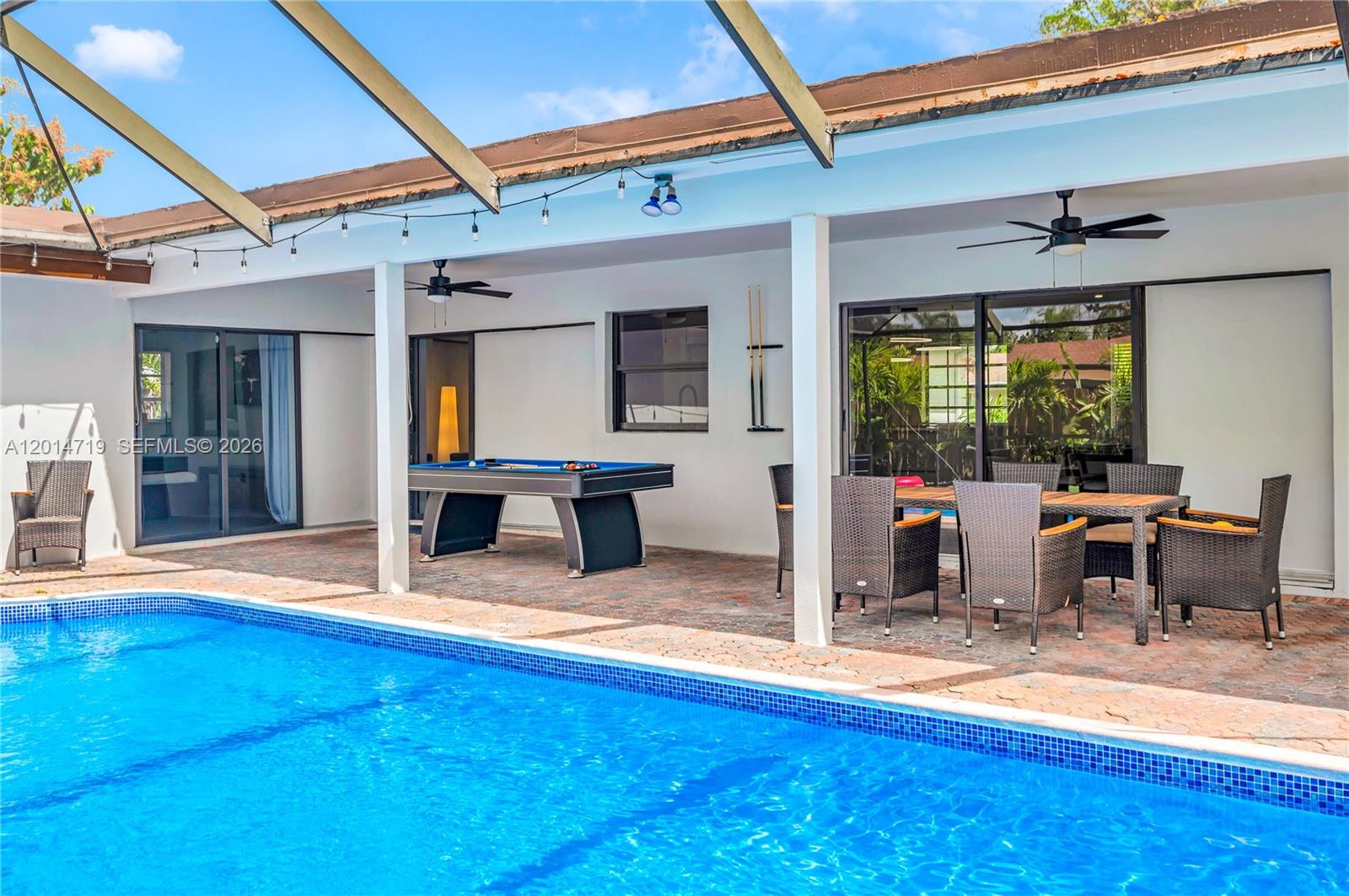 MIRROR LAKE ESTATES SEC T - Residential