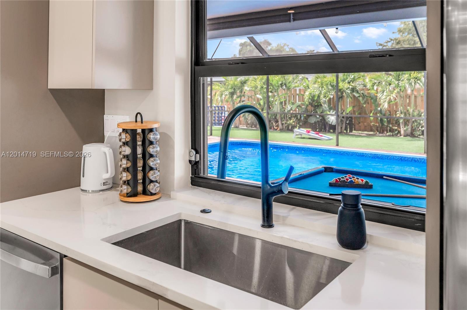 MIRROR LAKE ESTATES SEC T - Residential