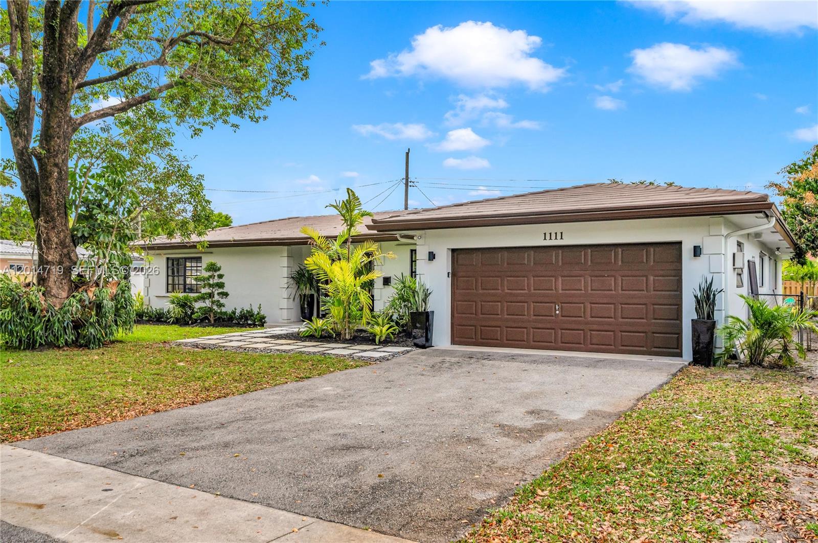MIRROR LAKE ESTATES SEC T - Residential