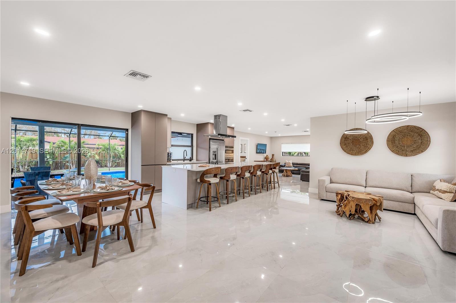 MIRROR LAKE ESTATES SEC T - Residential