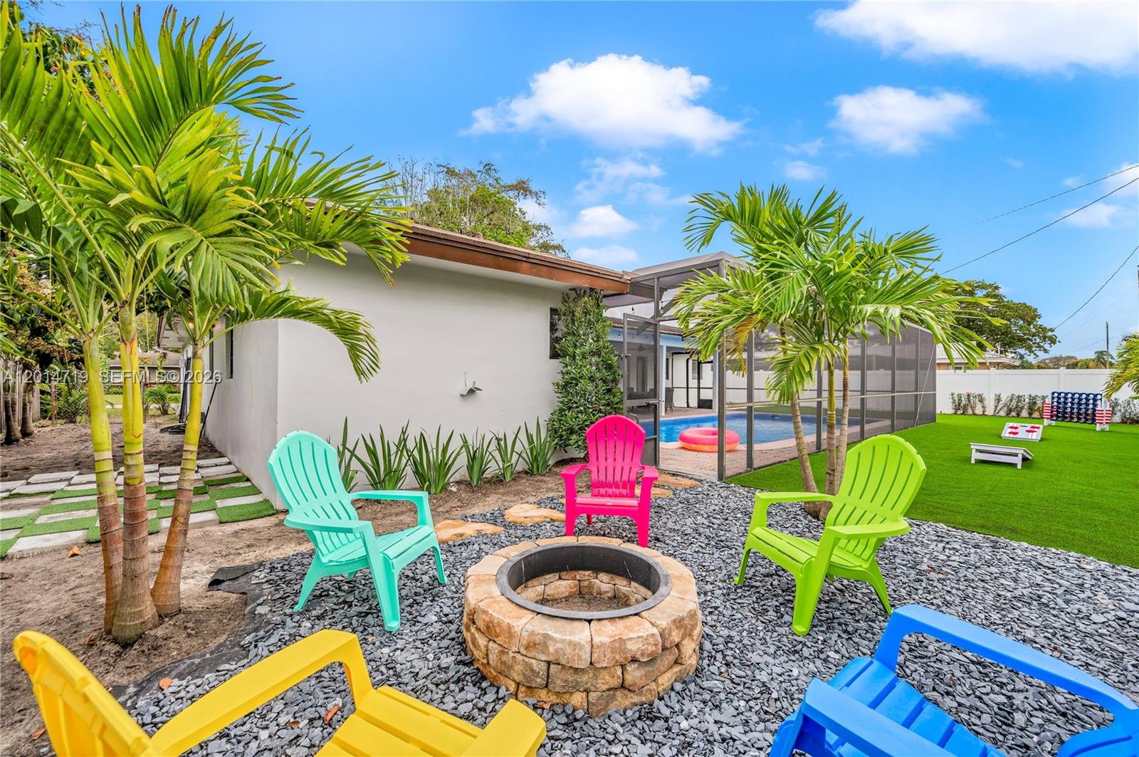 MIRROR LAKE ESTATES SEC T - Residential