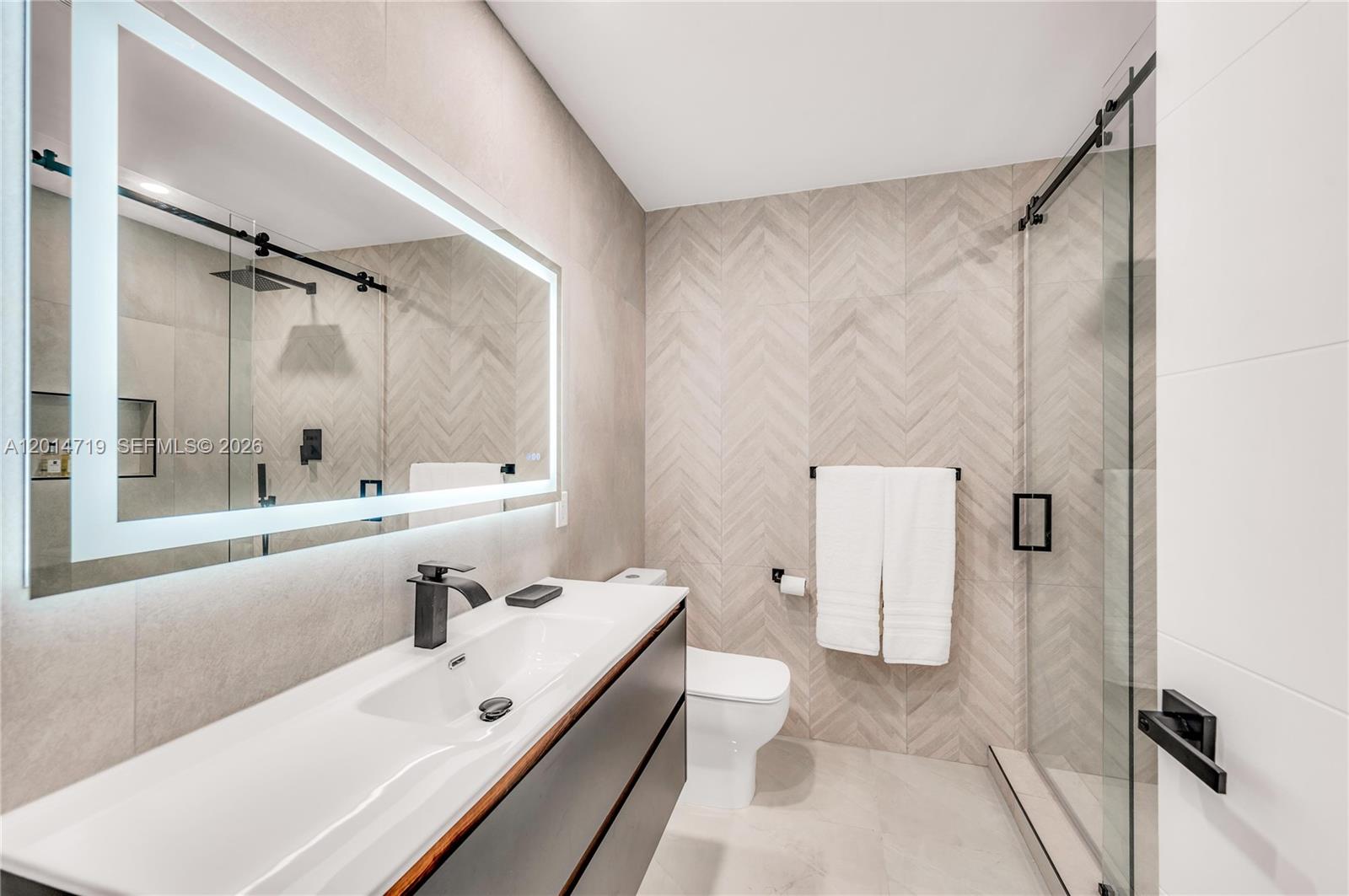 MIRROR LAKE ESTATES SEC T - Residential