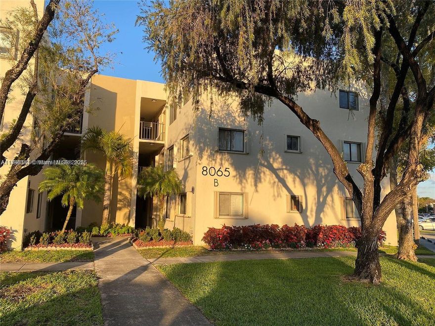 BEAUTIFUL CONDO IN THE MIDS OF KENDALL AND 107 AVE, GREAT TO LIVE IN OR INVESTMENT.  WILL NOT LAST LONG IN THIS MARKET.  2 BEDROOMS, 2 BATHROOMS.