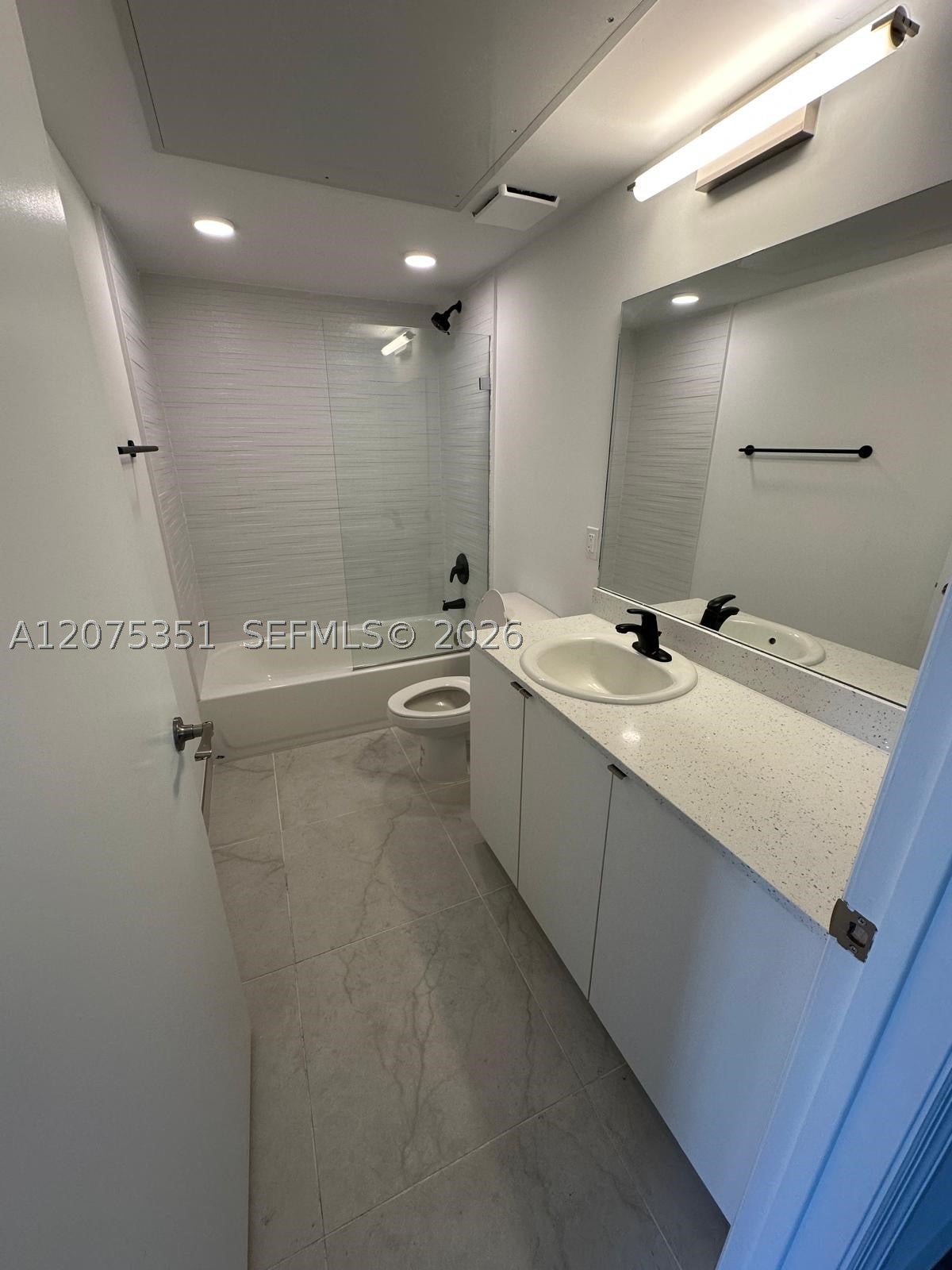 3422 NW 5th Ave 404