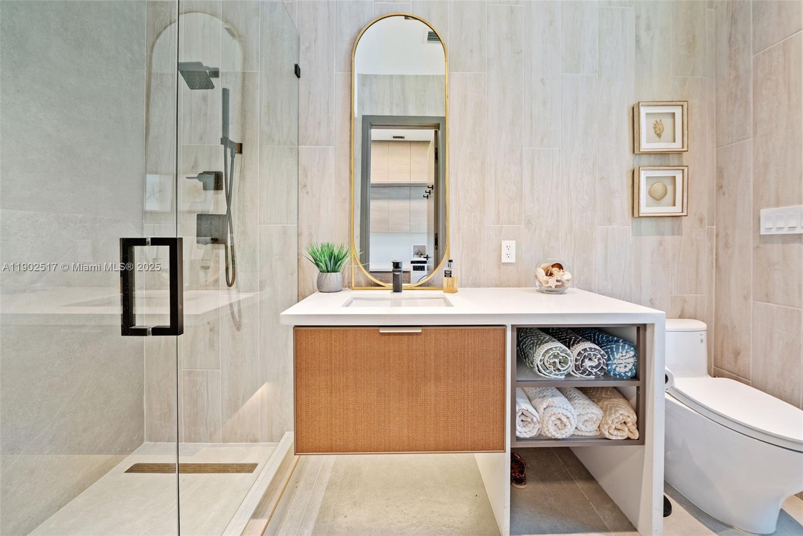 GOLDEN ISLES SEC - Residential Lease