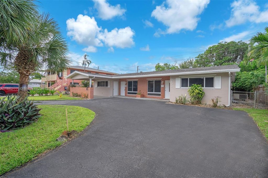 Photo of 5131 NE 18th Ter, Fort Lauderdale, FL 33308 (MLS # A11862111)