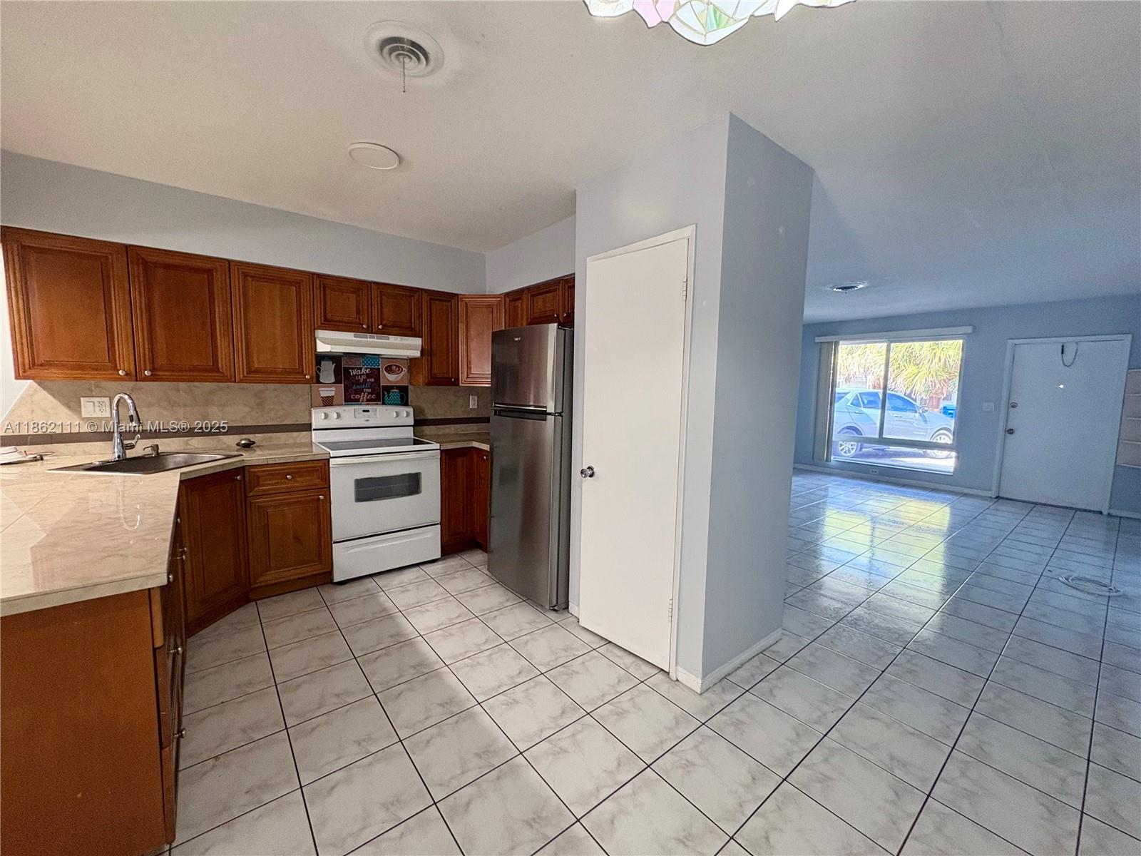 5131 NE 18th Ter