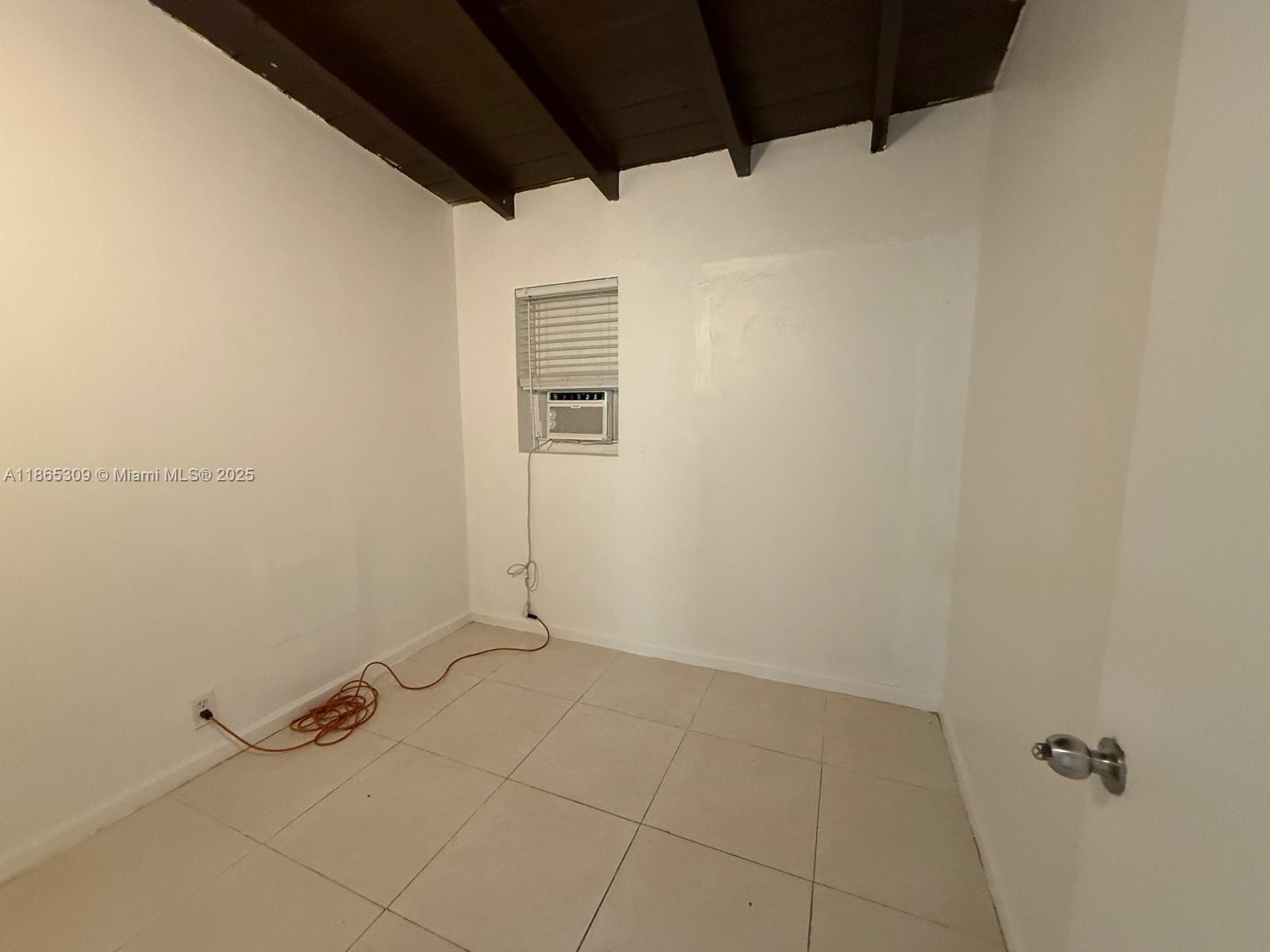 SANDERS PARK - Residential Lease