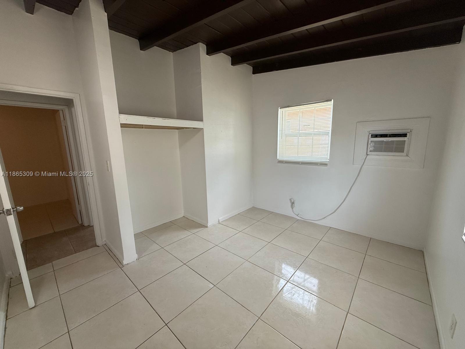 SANDERS PARK - Residential Lease