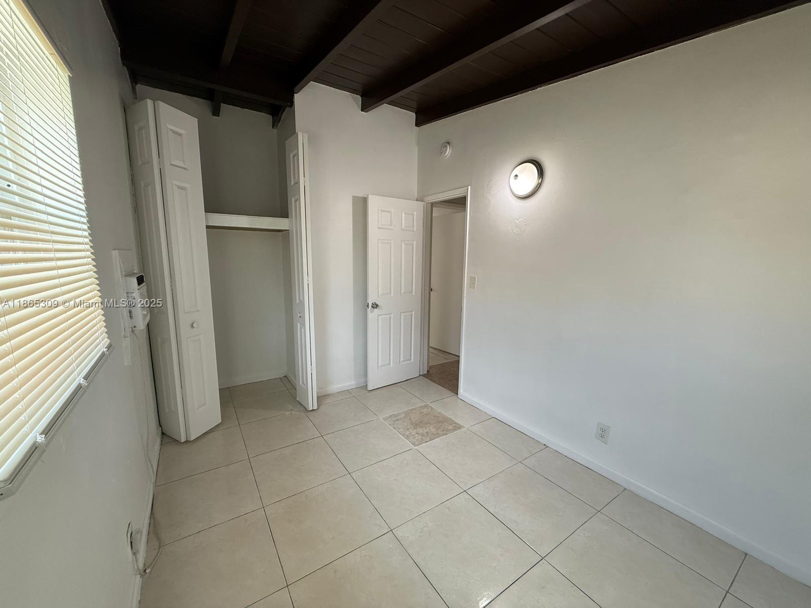 SANDERS PARK - Residential Lease