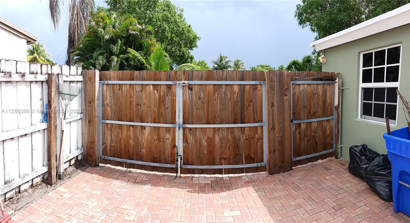 COLLIER MANOR FIRST ADD - Residential