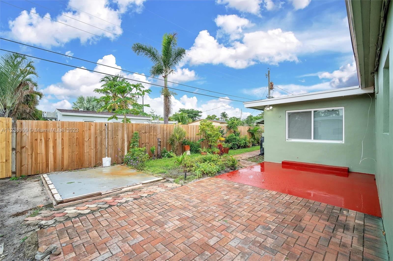 COLLIER MANOR FIRST ADD - Residential