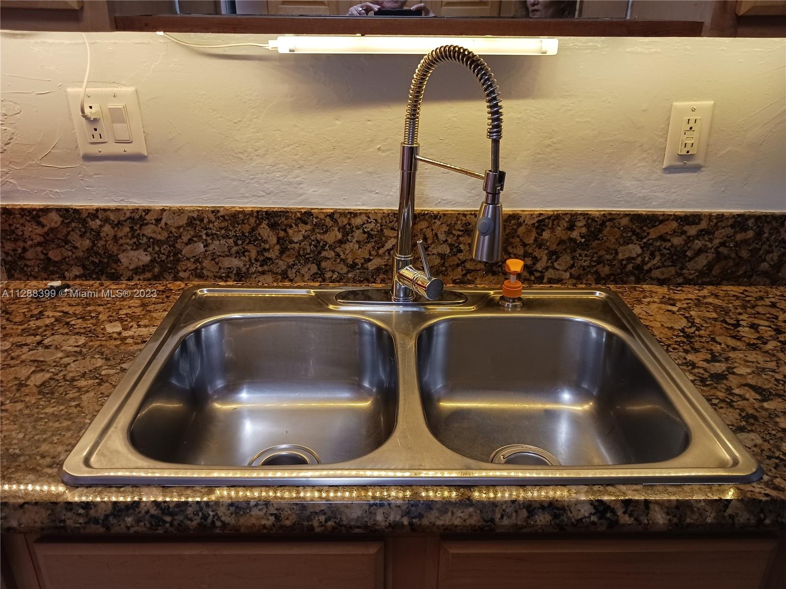 COLLIER MANOR FIRST ADD - Residential