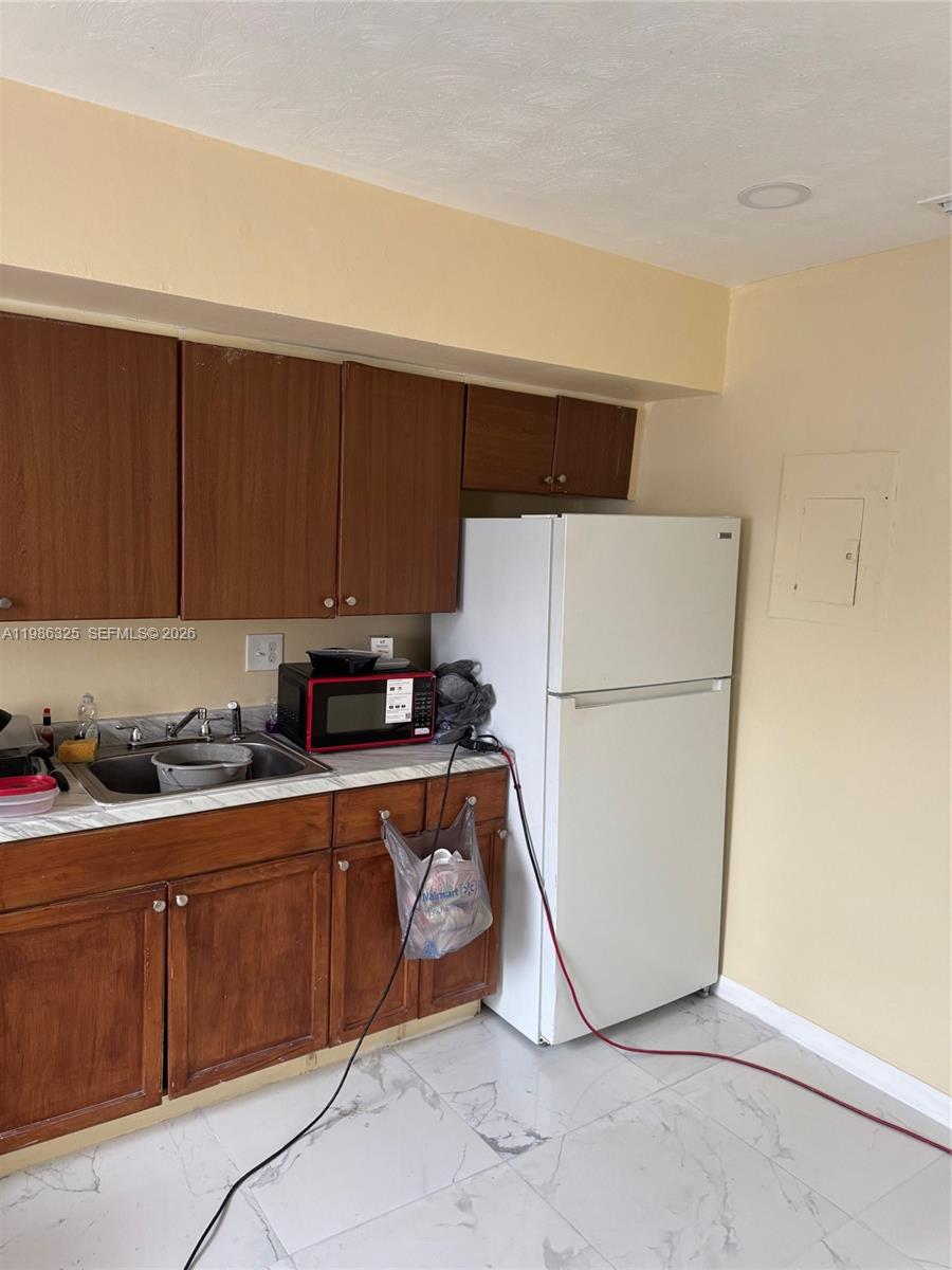 WEST SHORES - Residential Lease