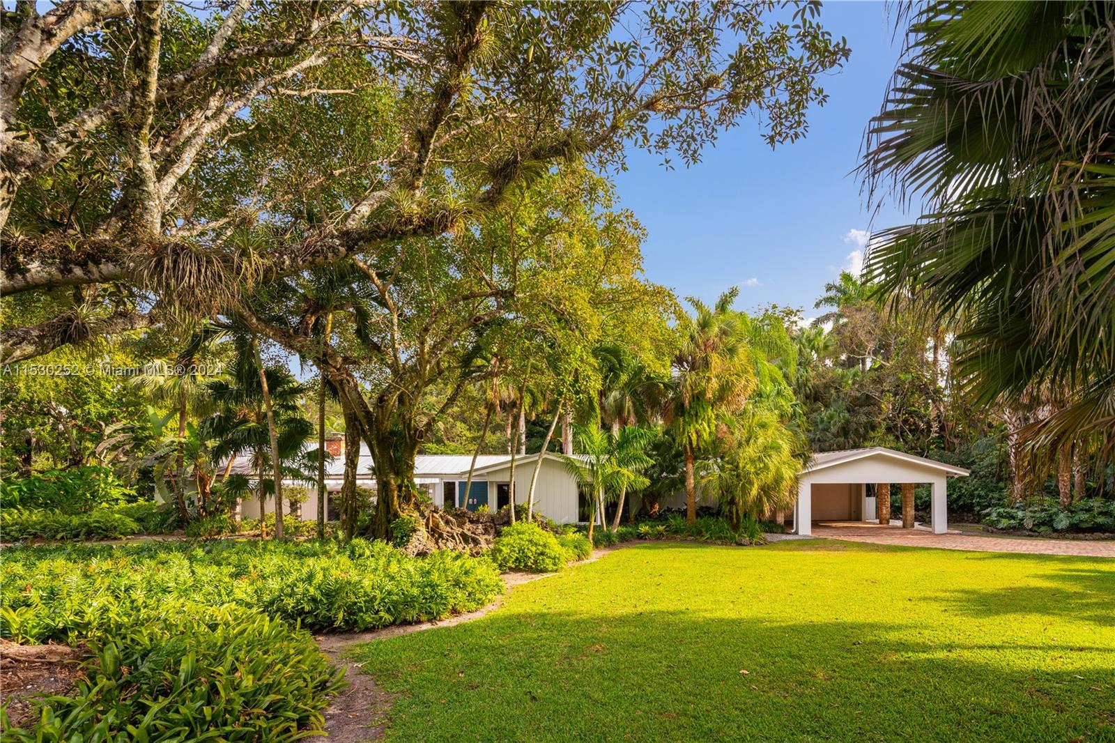 KERRWOOD OAKS - Residential