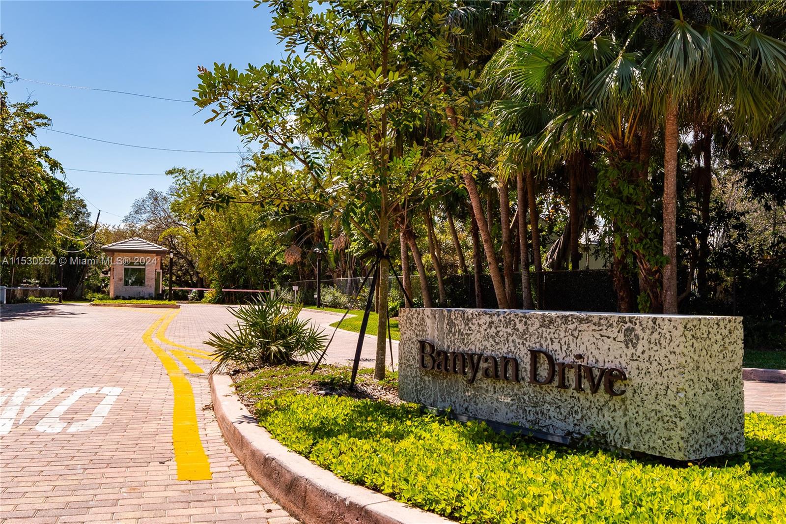 KERRWOOD OAKS - Residential