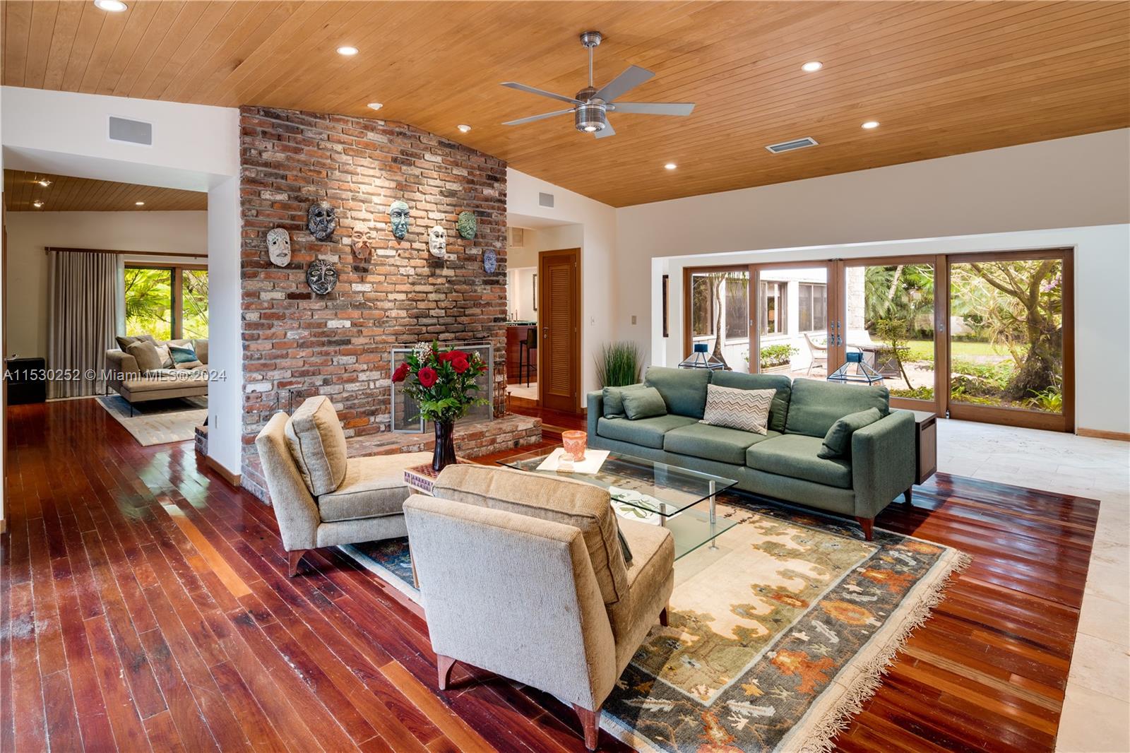 KERRWOOD OAKS - Residential