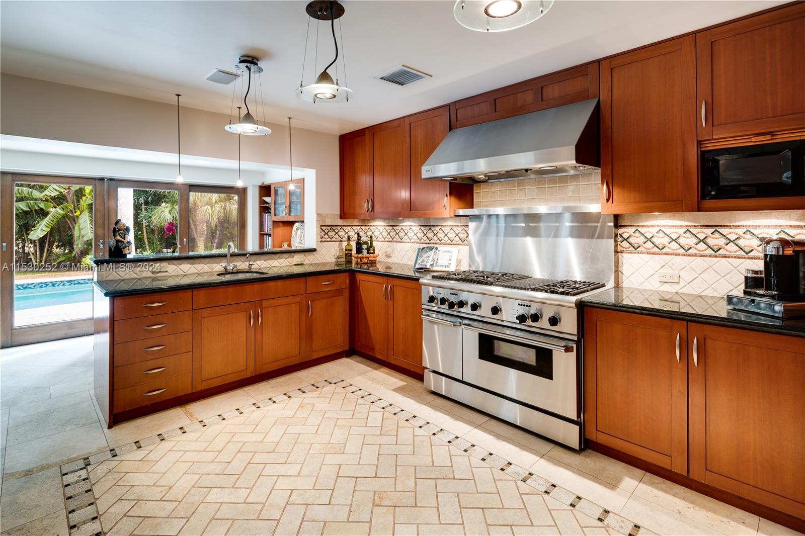 KERRWOOD OAKS - Residential