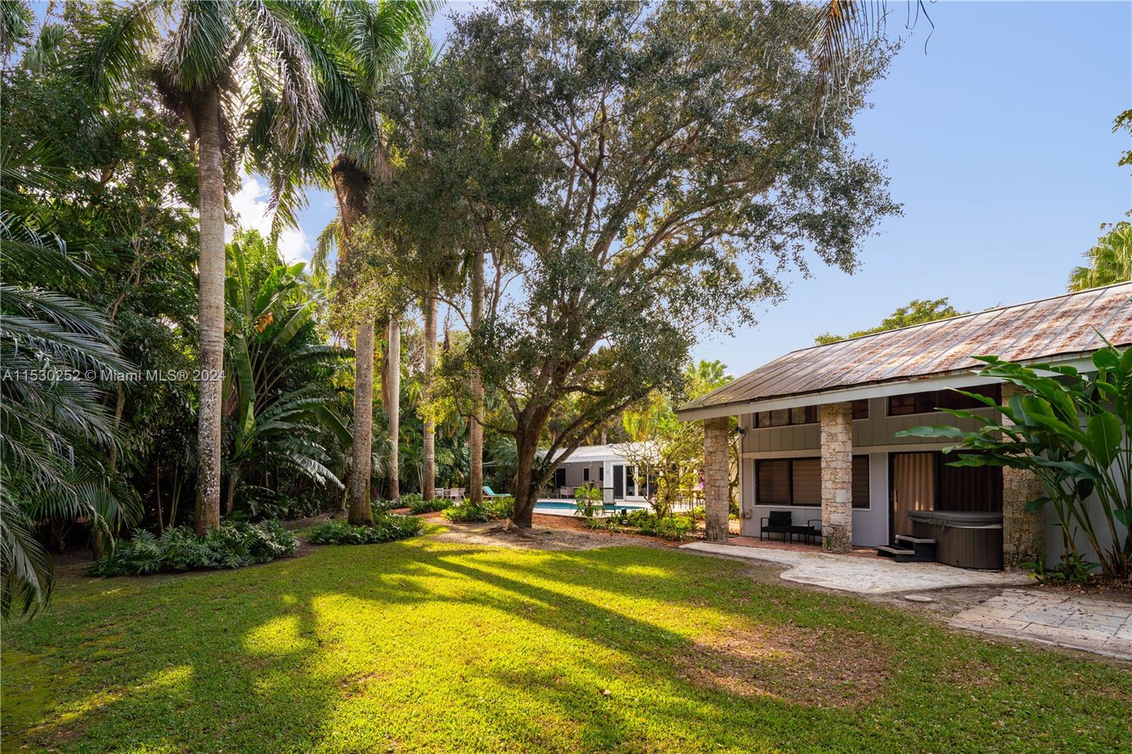 KERRWOOD OAKS - Residential