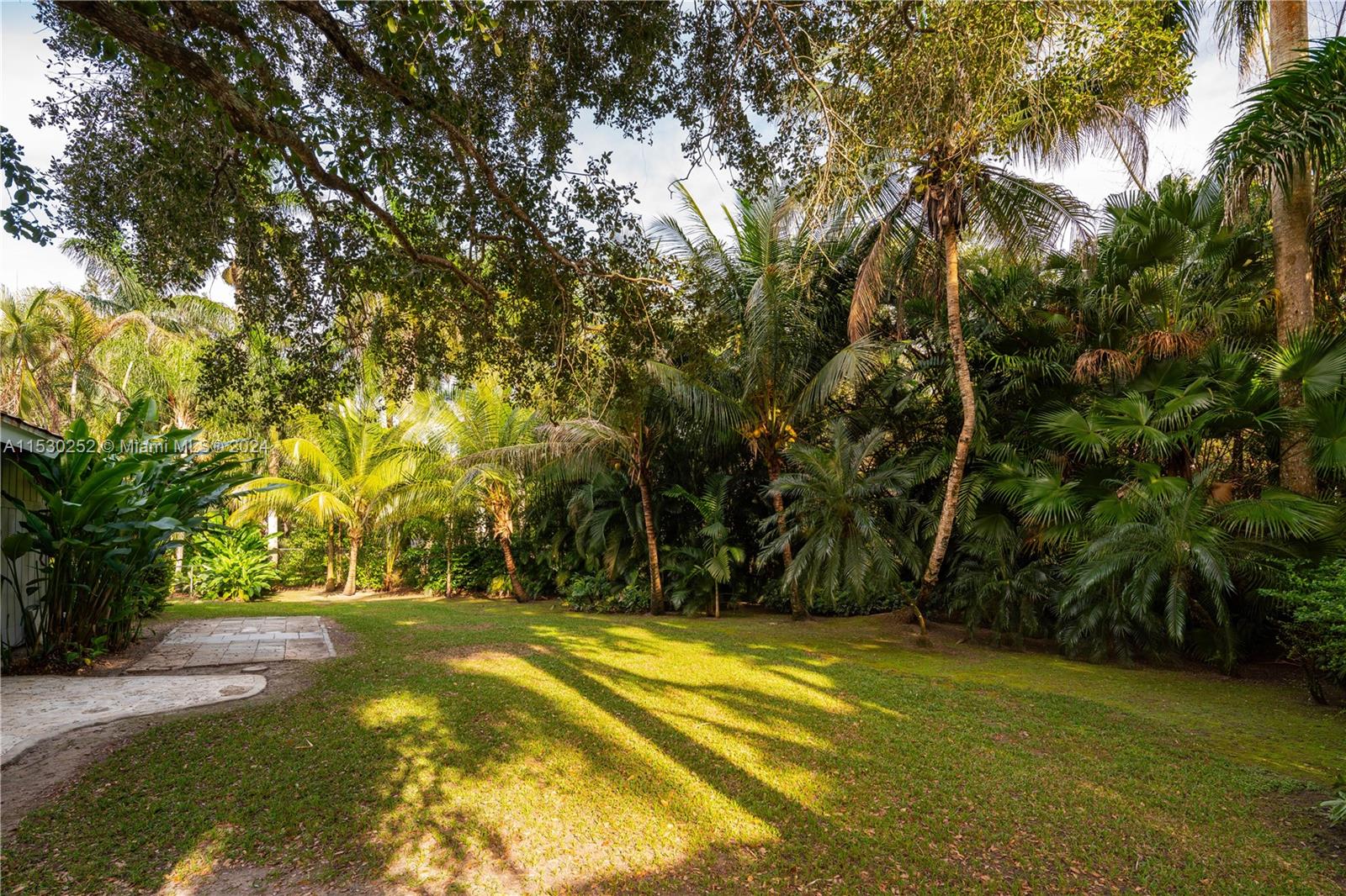 KERRWOOD OAKS - Residential