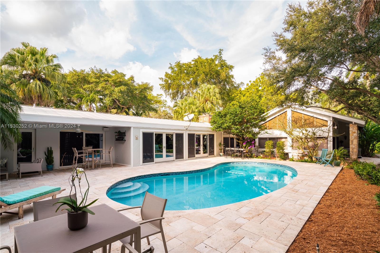 KERRWOOD OAKS - Residential