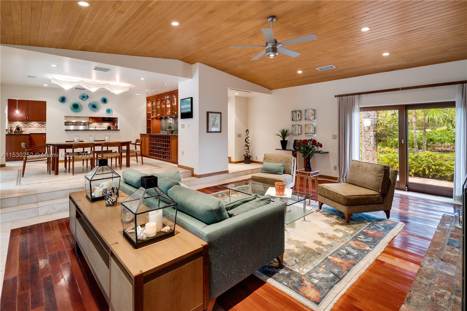 KERRWOOD OAKS - Residential