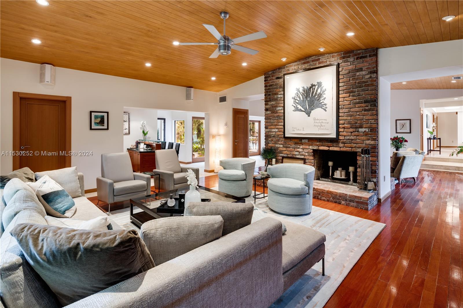 KERRWOOD OAKS - Residential