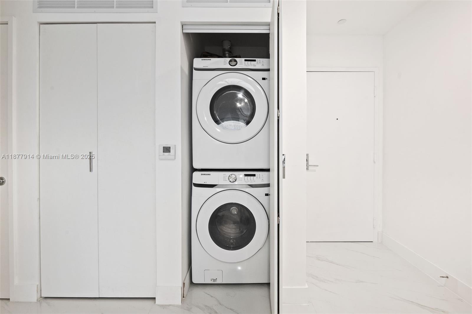 ARIA RESERVE - Residential