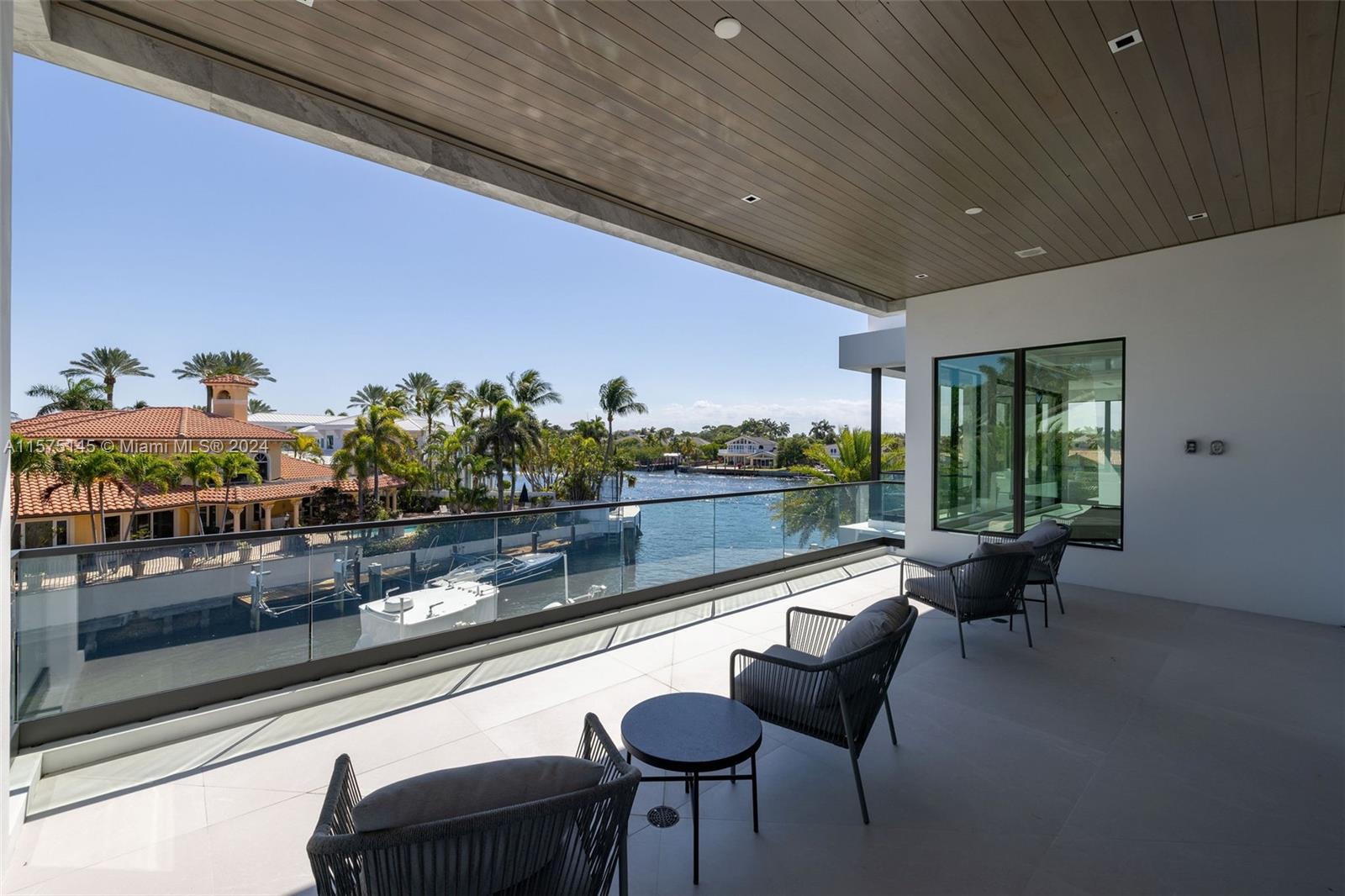 SUN AND SURF CLUB COMMUNI - Residential