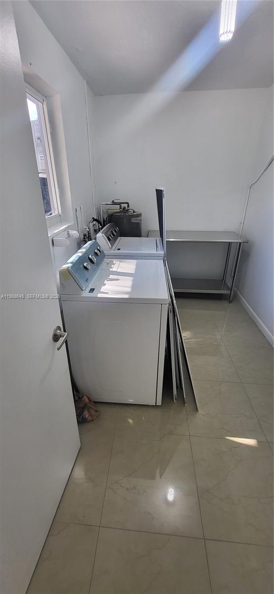 GULFSTREAM ESTATES NO 3 - Residential Lease