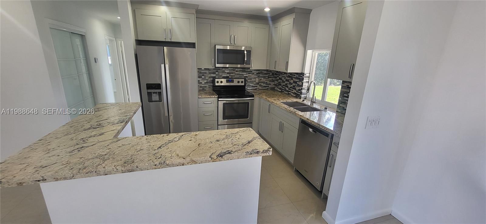 GULFSTREAM ESTATES NO 3 - Residential Lease