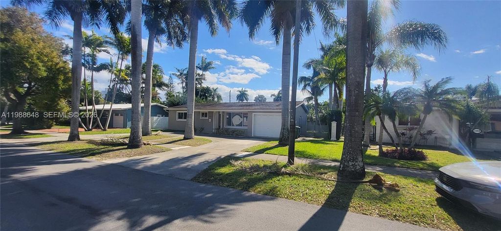 Photo of 1016 NE 5th St #0, Hallandale Beach, FL 33009 (MLS # A11988648)