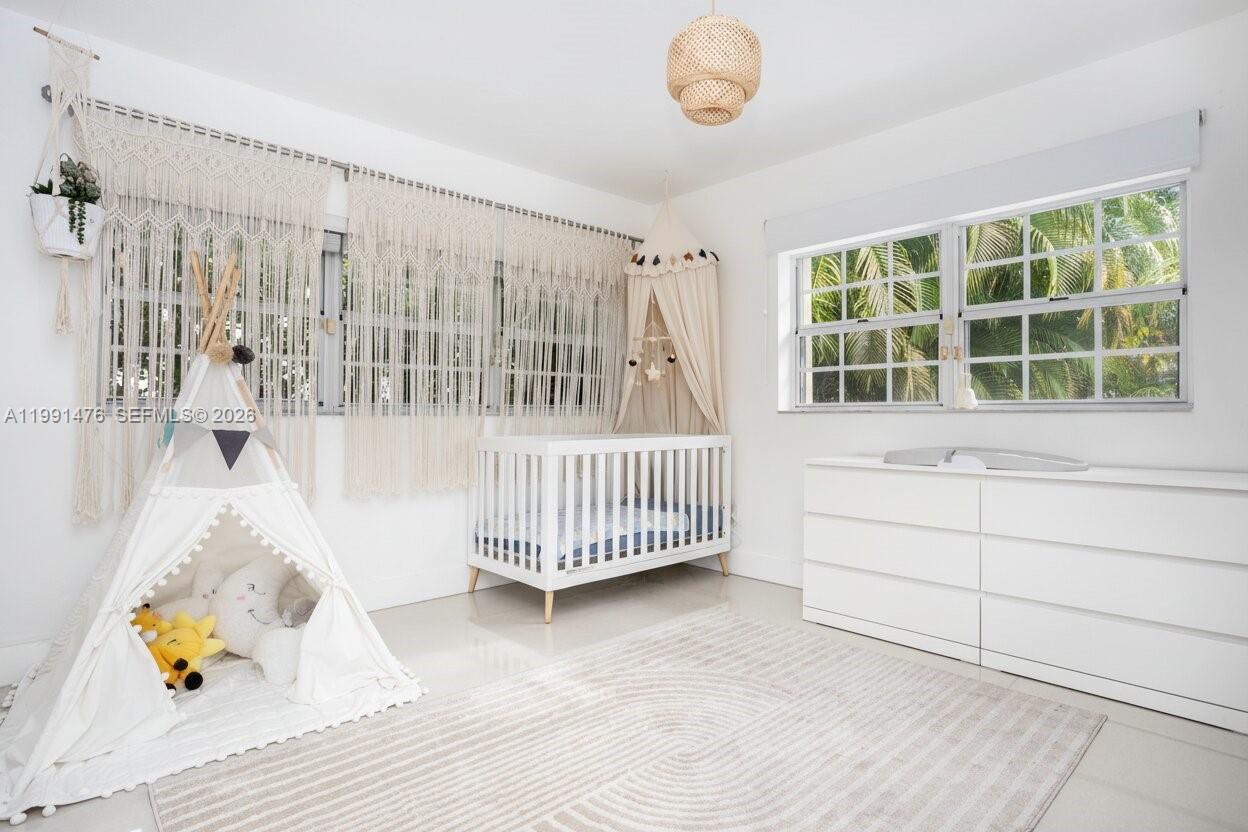 CORAL GABLES GRANADA SEC - Residential