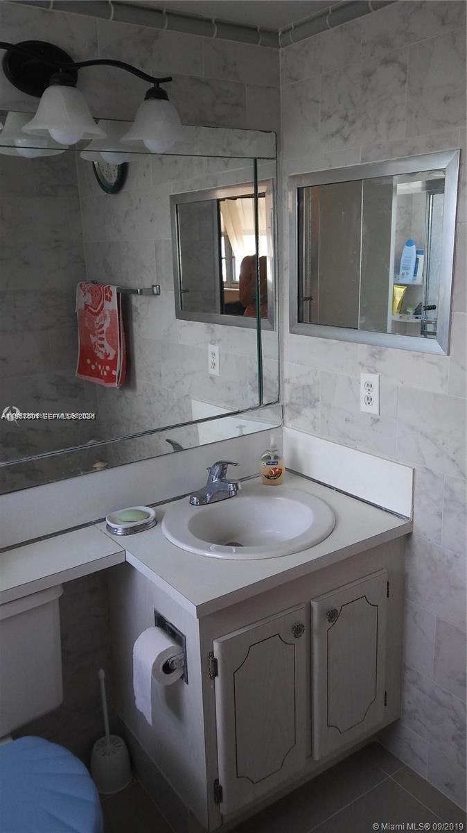 MARKHAM N CONDO - Residential