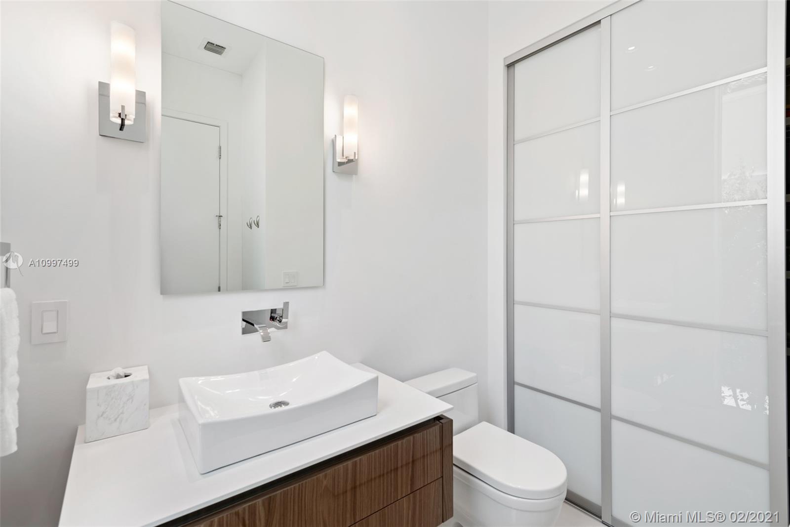 LAUDERDALE SHORES CORR PL - Residential