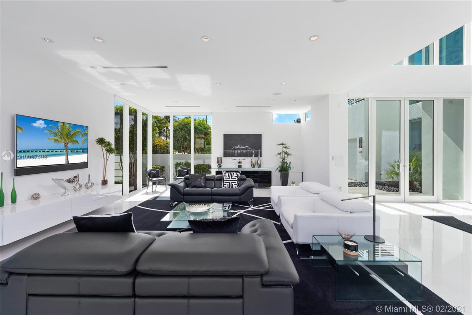 LAUDERDALE SHORES CORR PL - Residential