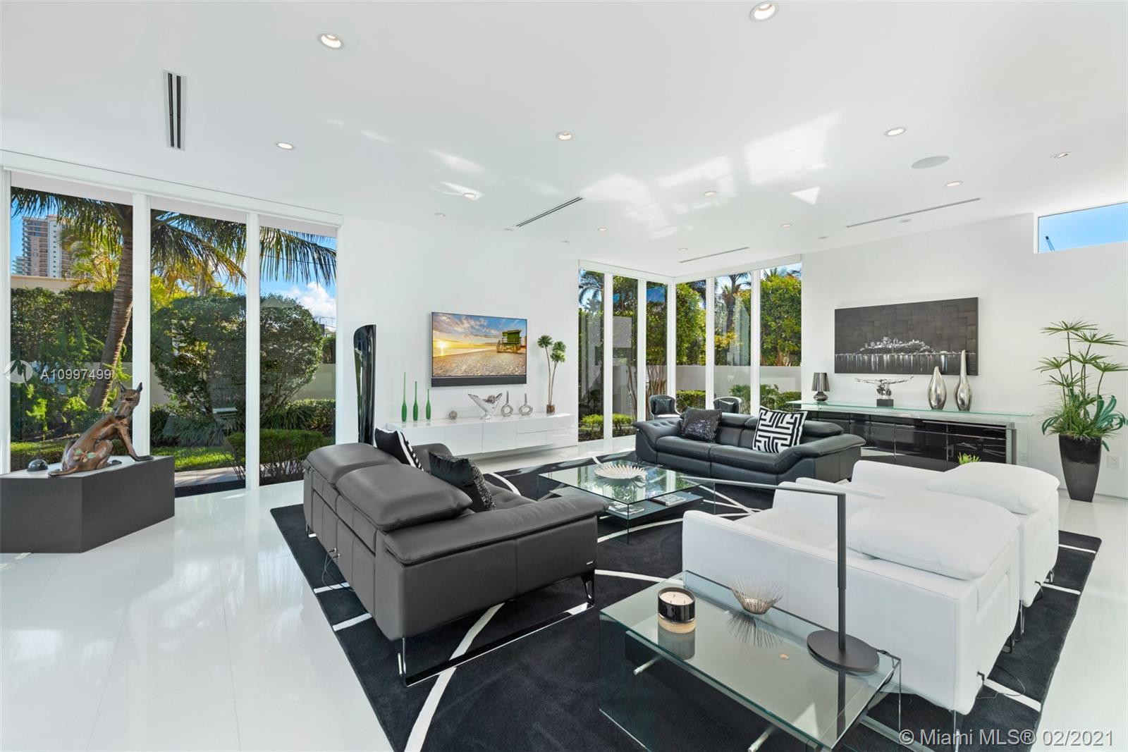 LAUDERDALE SHORES CORR PL - Residential