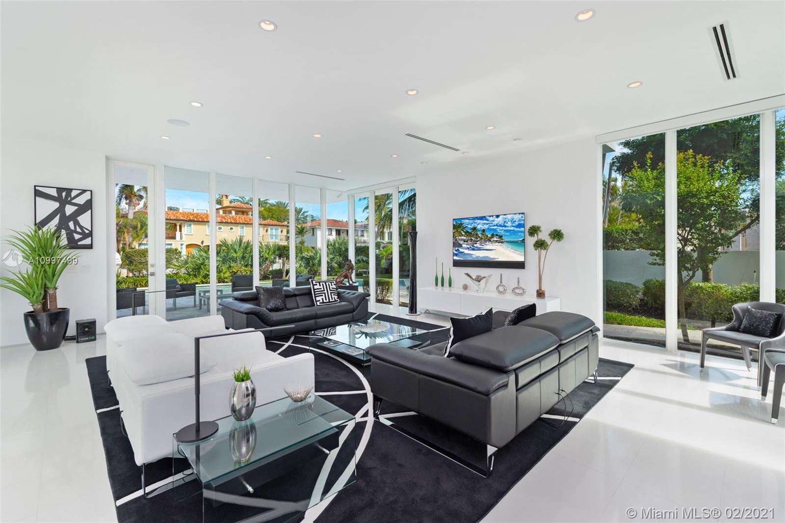 LAUDERDALE SHORES CORR PL - Residential