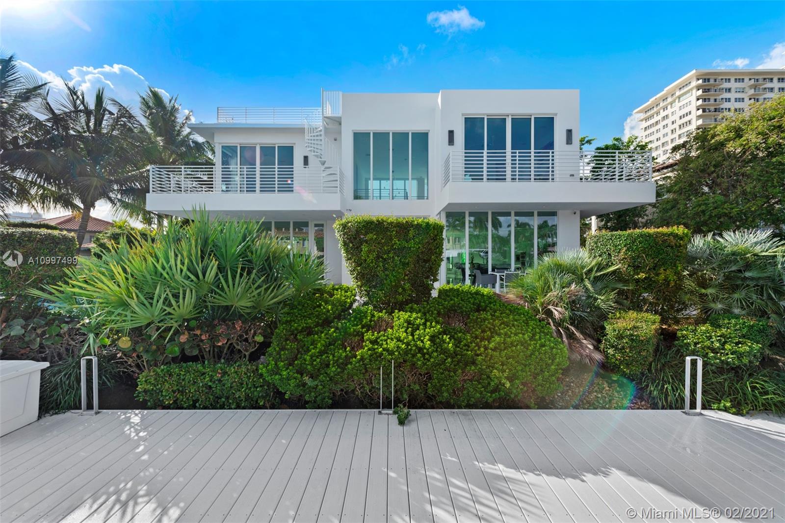 LAUDERDALE SHORES CORR PL - Residential